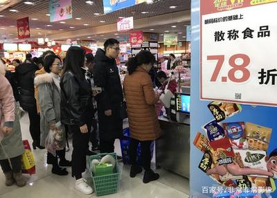 大商場旺季遇冷，紛紛店前搭棚促銷 網友給出“逆襲”新出路